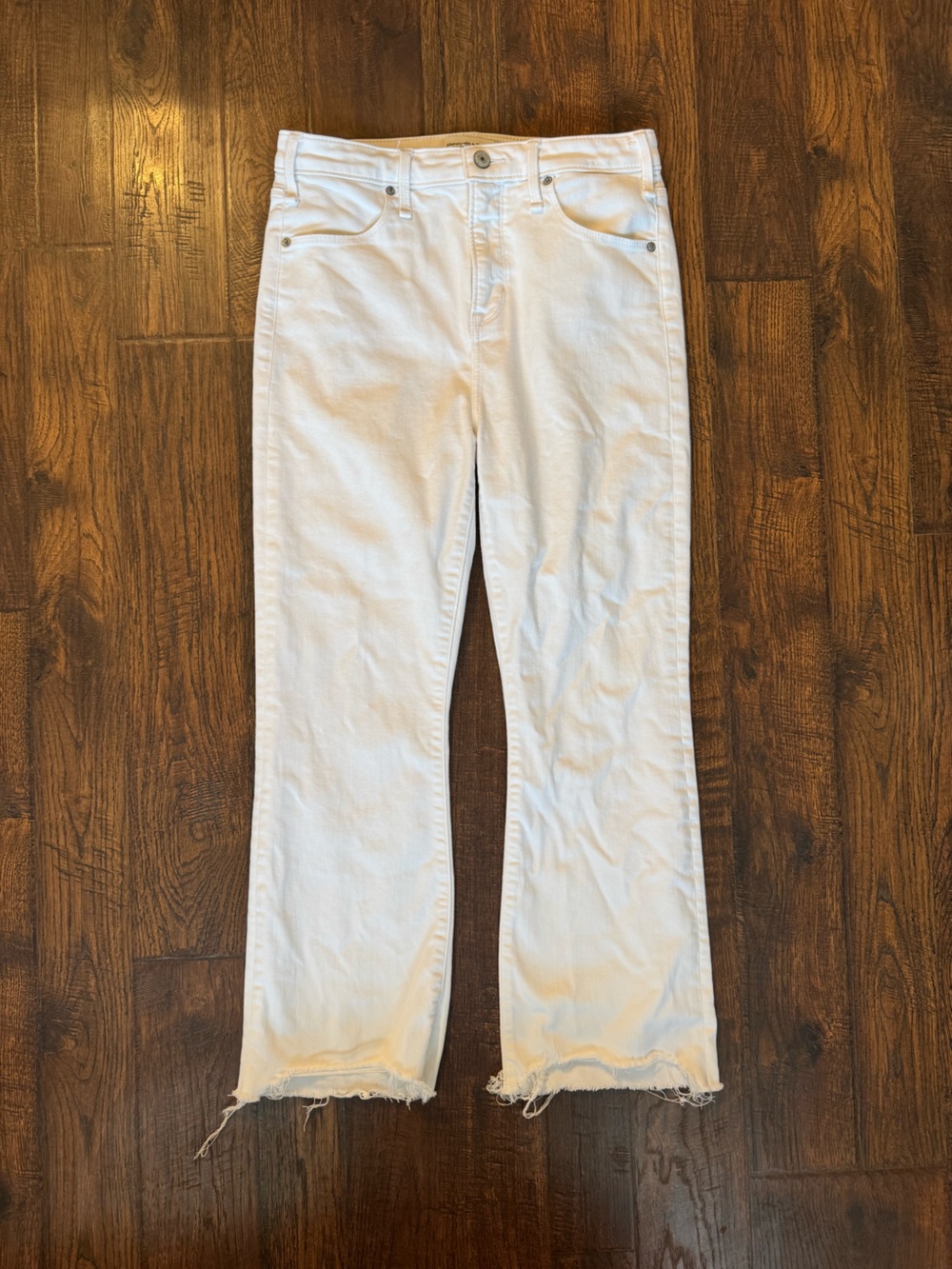 Abercrombie & Fitch White Cropped Ankle Jeans